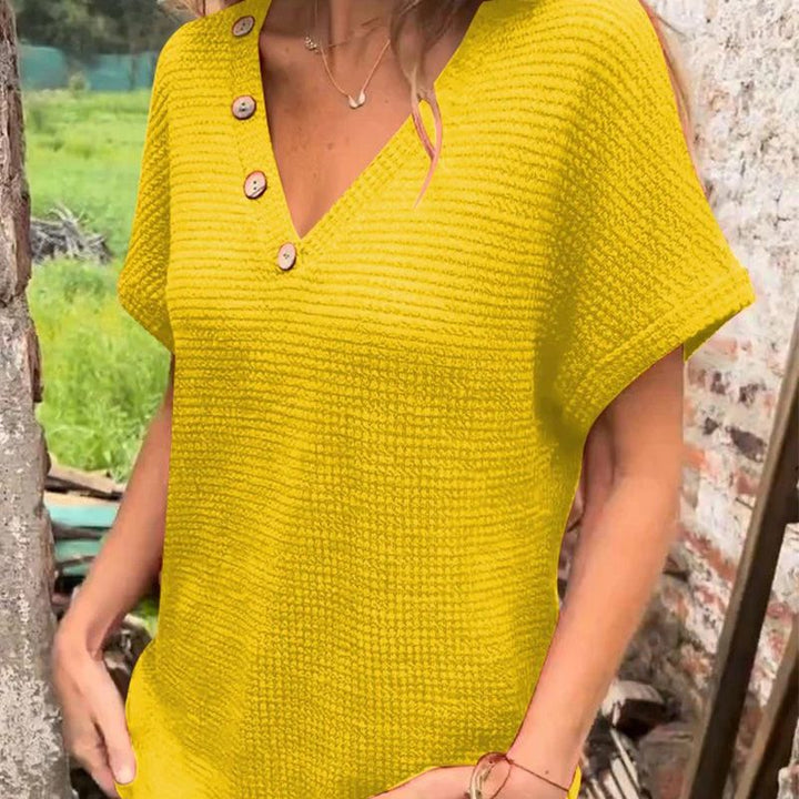 Adina - Elegant V-neck sweater with short sleeves and buttons
